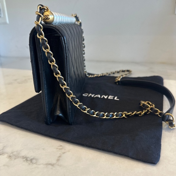 CHANEL Small Single Flap Pearl Chain Lambskin Gold Hardware – PERFECT + CARD - Picture 3 of 5